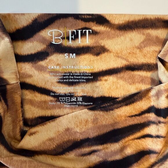 Women's Tiger Stripe Leggings - Picture 6 of 9